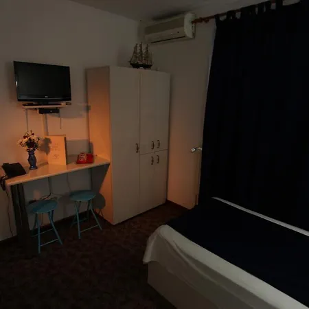 Motel West